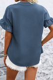 Chemise boutonnée à manches courtes et volants de couleur unie bleu sarcelle véritable